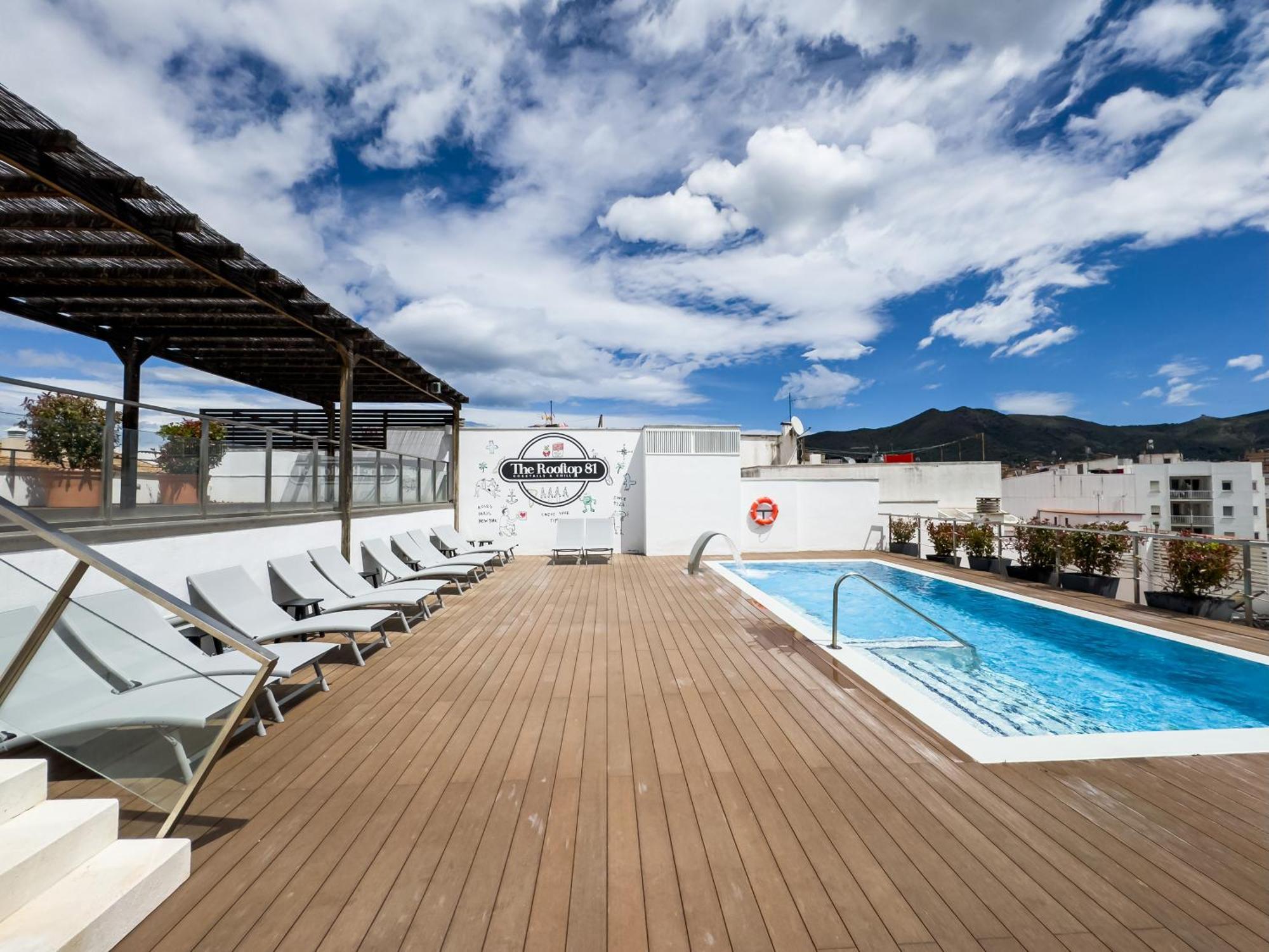 Hotel Marina Roses Bagian luar foto