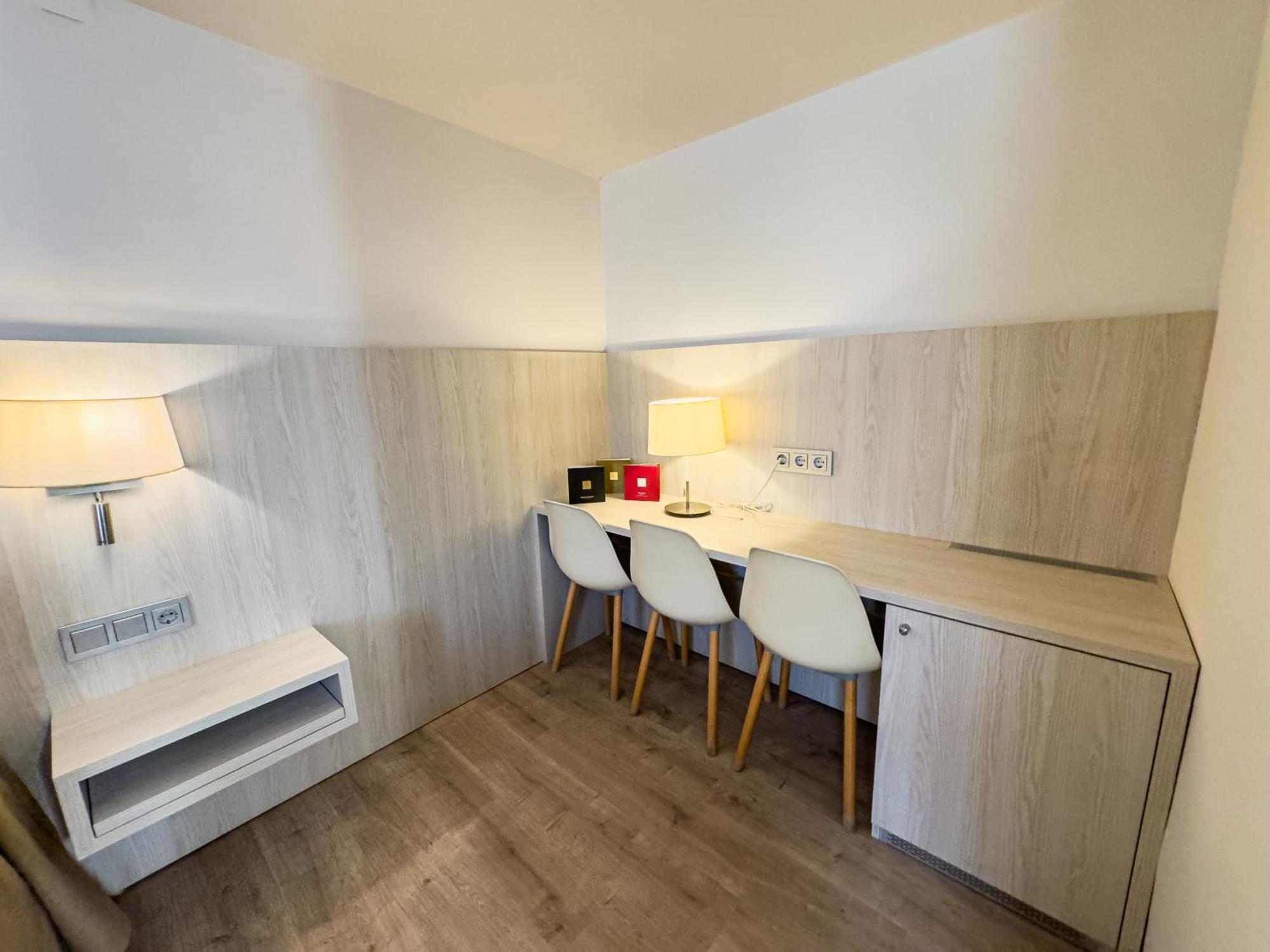Hotel Marina Roses Bagian luar foto