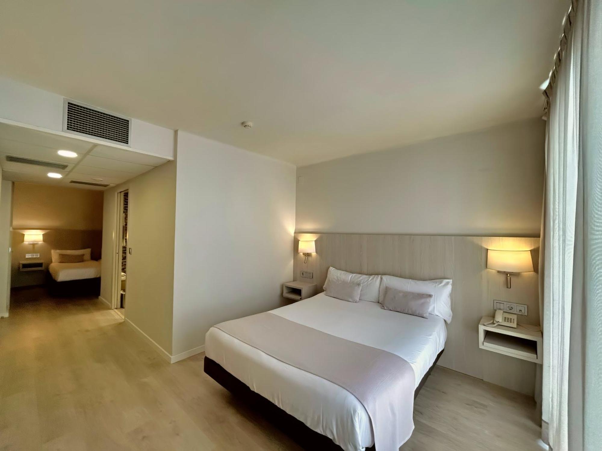 Hotel Marina Roses Bagian luar foto