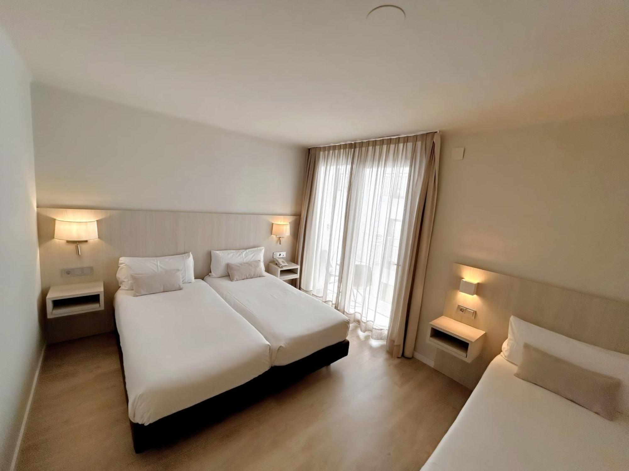Hotel Marina Roses Bagian luar foto