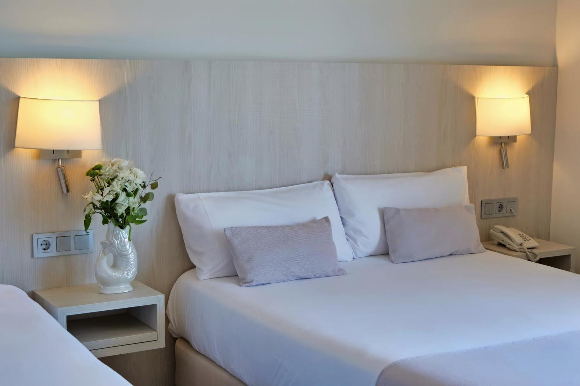 Hotel Marina Roses Bagian luar foto