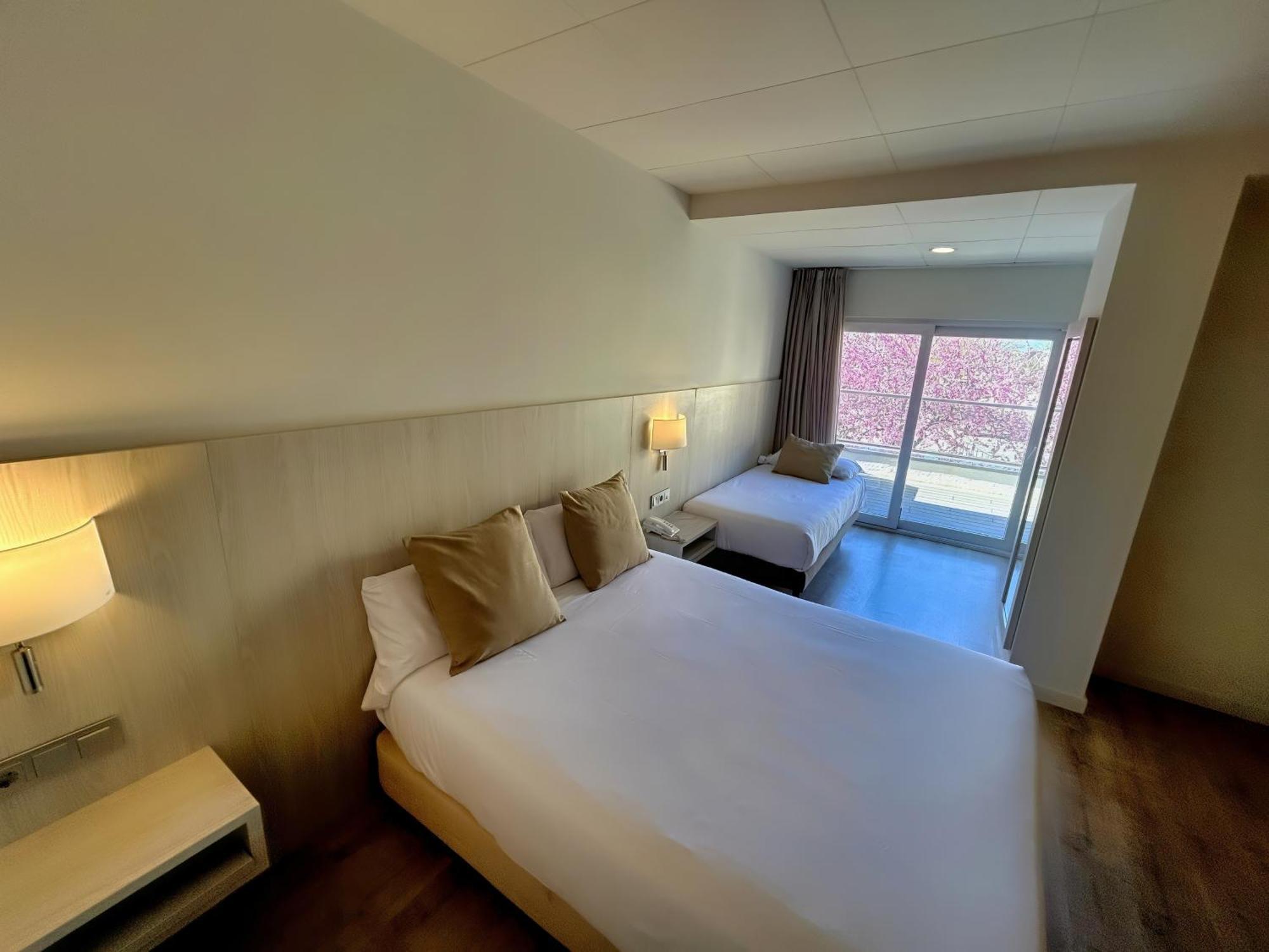 Hotel Marina Roses Bagian luar foto
