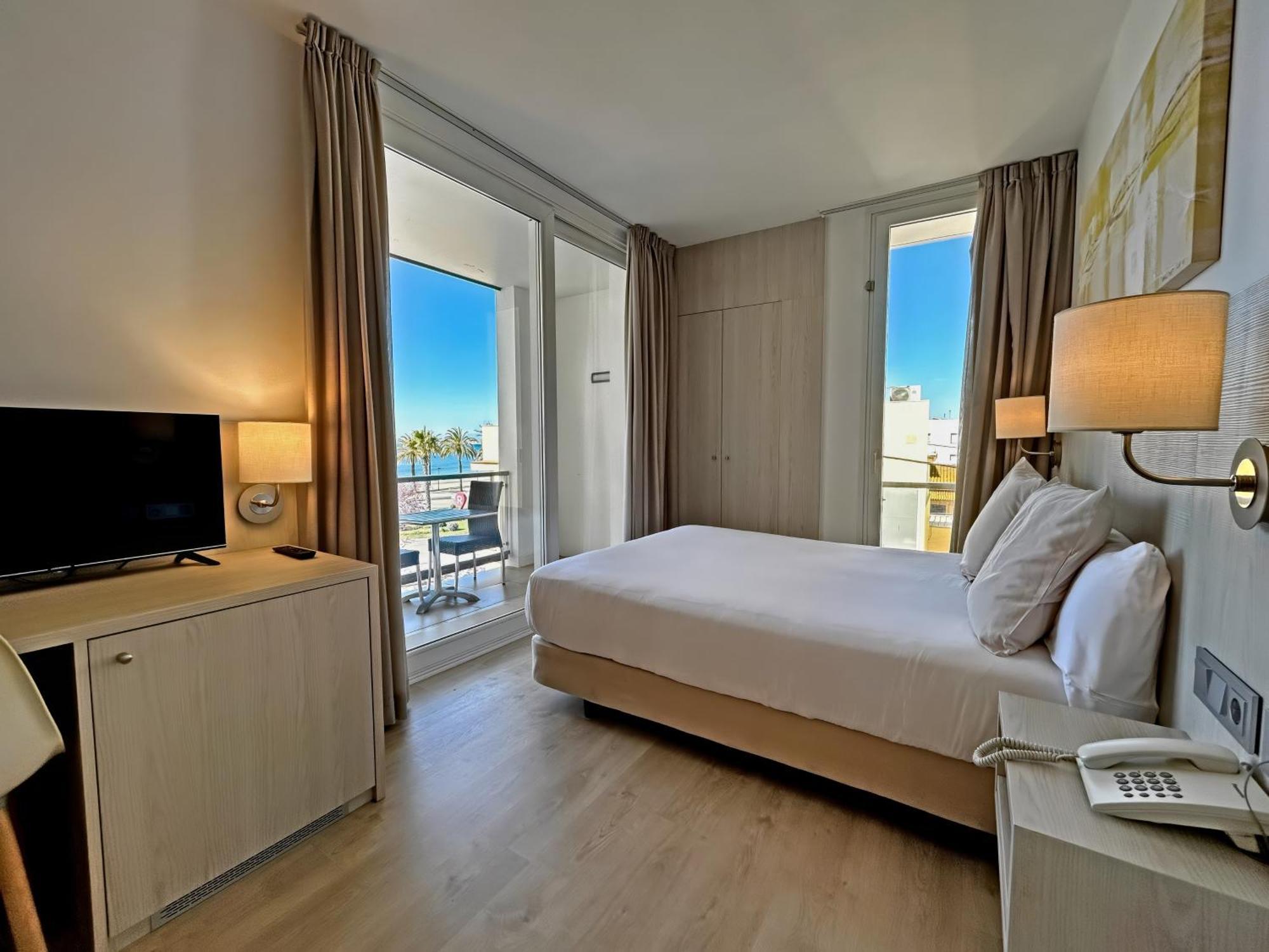 Hotel Marina Roses Bagian luar foto