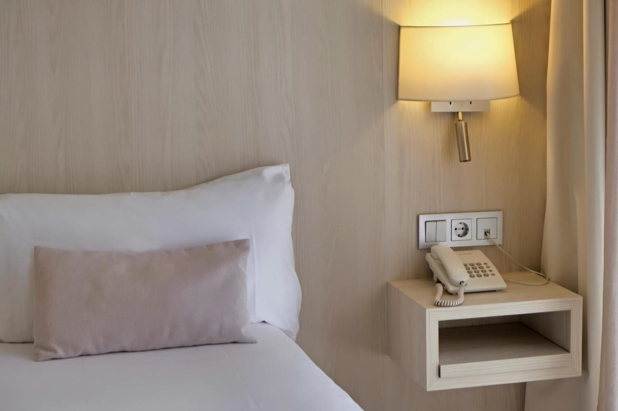 Hotel Marina Roses Bagian luar foto